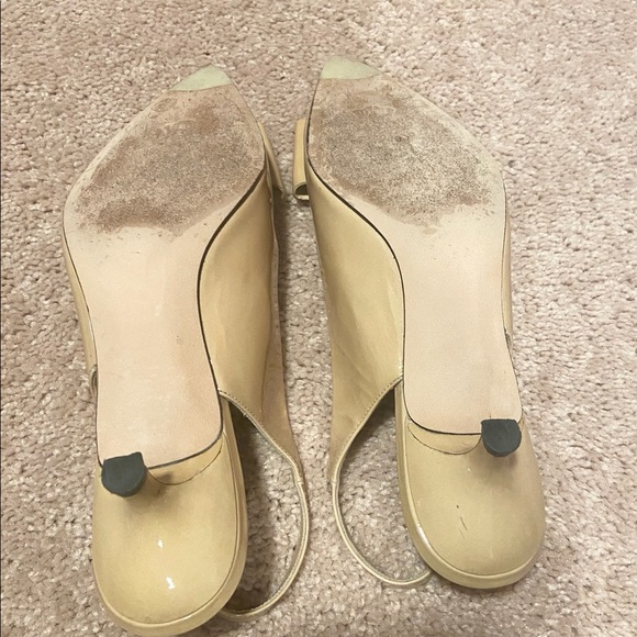 Stuart Weitzman Nude Kitten Heels - 7.5 - Picture 4 of 5